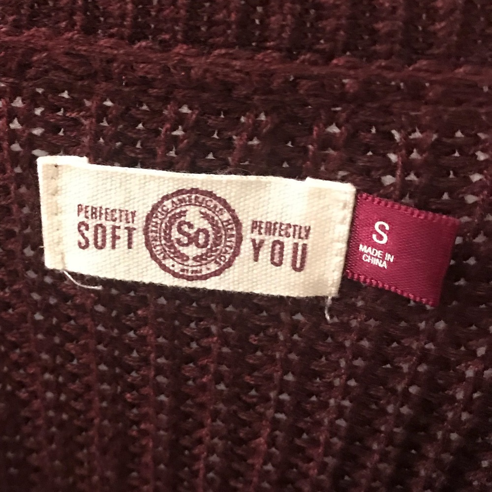 Maroon Knit Sweater - Picture 4 of 4